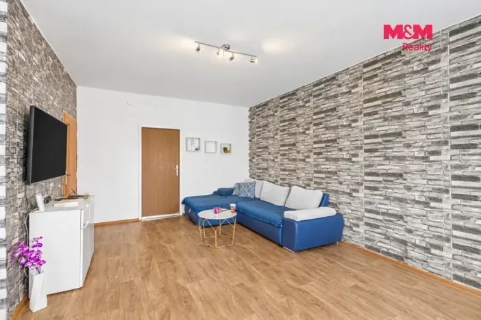 Prodej bytu 2+kk, Kralupy nad Vltavou - Lobeček, nám. Mládežníků, 52 m2