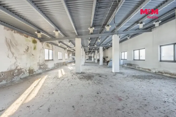 Prodej výrobních prostor, Kladno, Buštěhradská, 3032 m2