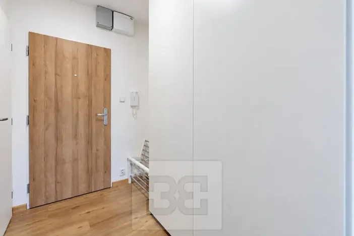 Pronájem bytu 1+kk, Praha - Hlubočepy, Pivcova, 29 m2