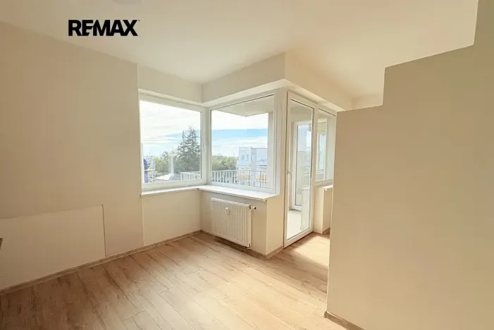 Pronájem bytu 4+kk, Velký Osek, U hřiště, 84 m2