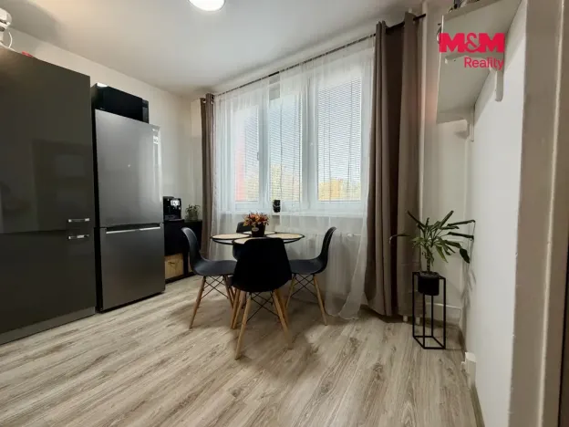 Prodej bytu 3+1, Postoloprty, Jiráskovo náměstí, 67 m2