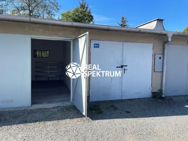 Prodej garáže, Blansko, Pražská, 18 m2
