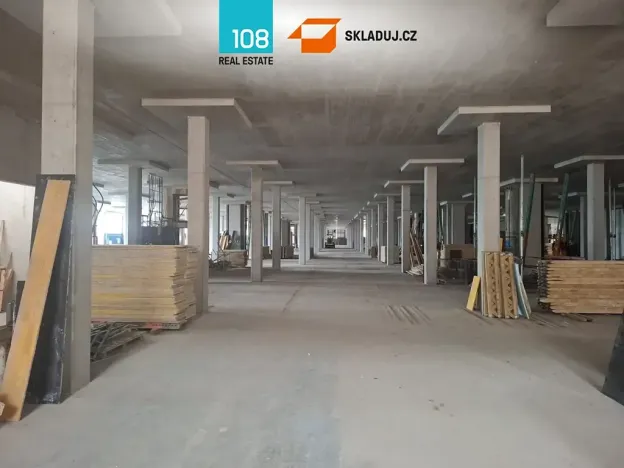 Pronájem skladu, Praha - Smíchov, Křížová, 6000 m2
