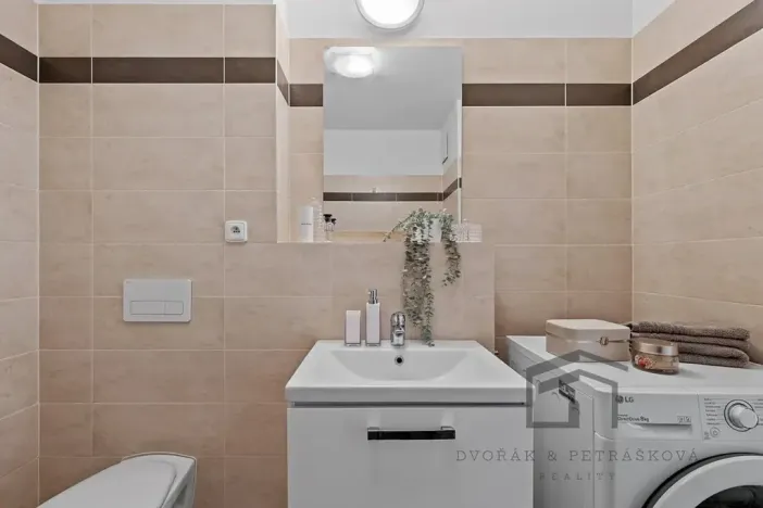 Prodej bytu 1+kk, Praha - Černý Most, Cukrova, 30 m2
