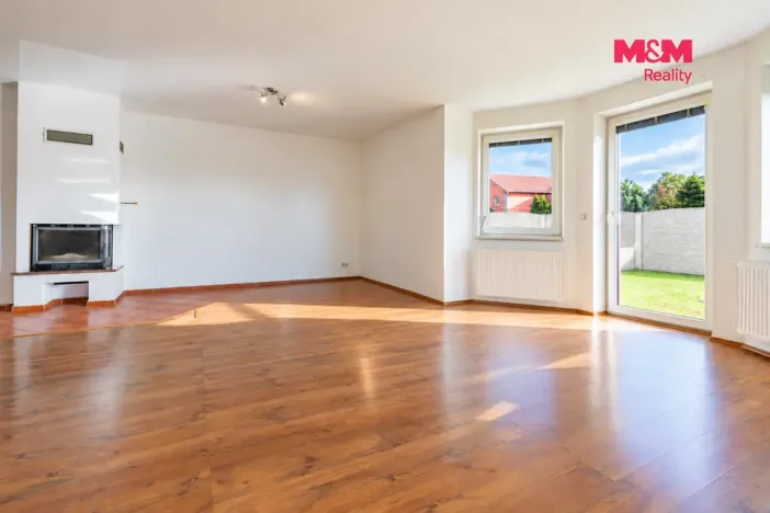 Prodej rodinného domu, Dynín, 330 m2