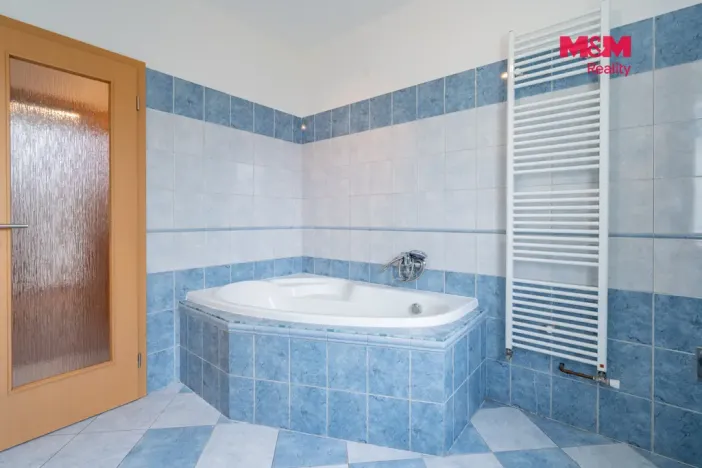 Prodej rodinného domu, Dynín, 330 m2