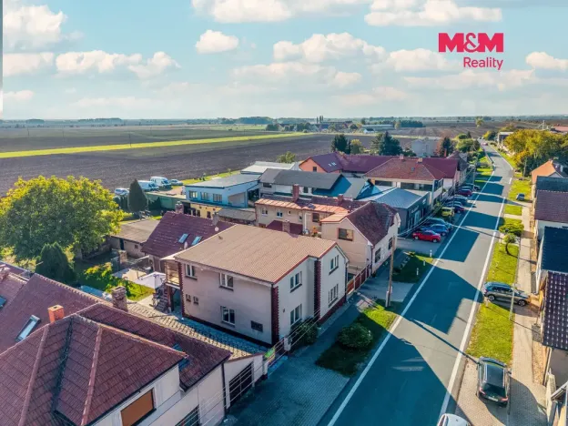 Prodej rodinného domu, Činěves, 275 m2