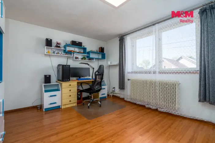 Prodej rodinného domu, Činěves, 275 m2