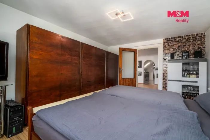 Prodej rodinného domu, Činěves, 275 m2
