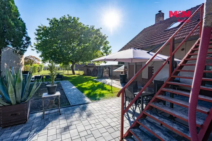 Prodej rodinného domu, Činěves, 275 m2