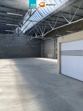Pronájem skladu, Žatec, Purkyněho, 8000 m2