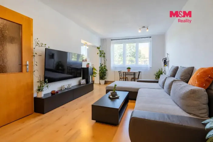 Prodej bytu 2+kk, Třeboň - Třeboň II, Nádražní, 50 m2