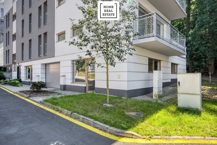 Prodej obchodního prostoru, Karlovy Vary, Šumavská, 78 m2