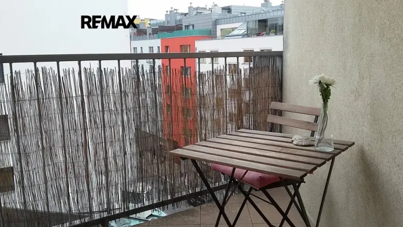 Pronájem bytu 1+kk, Praha - Libeň, Drahobejlova, 33 m2