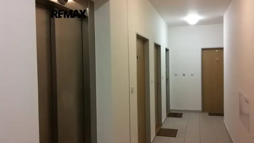 Pronájem bytu 1+kk, Praha - Libeň, Drahobejlova, 33 m2