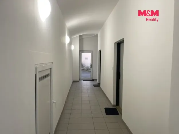 Prodej bytu 2+kk, Chýnice, Karlštejnská, 42 m2
