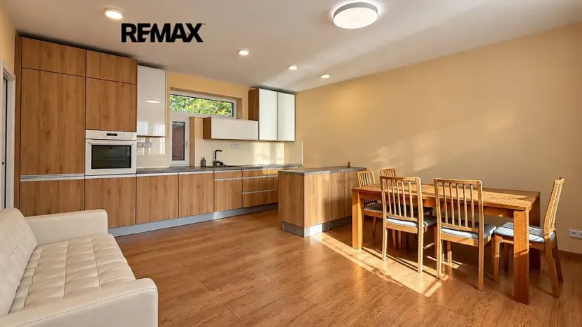Pronájem rodinného domu, Černolice, K rybníku, 150 m2