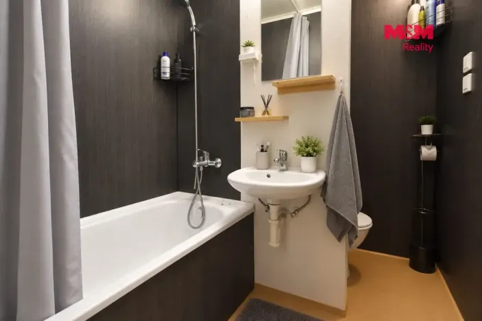 Pronájem bytu 1+1, Hradec Králové - Nový Hradec Králové, třída Edvarda Beneše, 42 m2