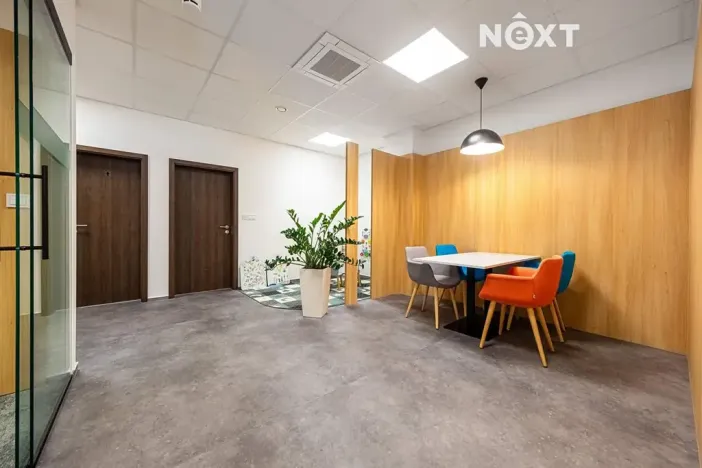 Prodej obchodního prostoru, Pardubice, Na Spravedlnosti, 200 m2