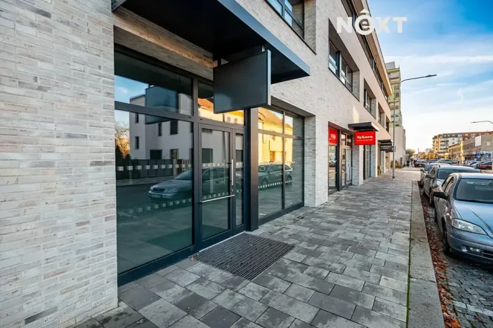 Pronájem obchodního prostoru, Pardubice, Na Spravedlnosti, 110 m2