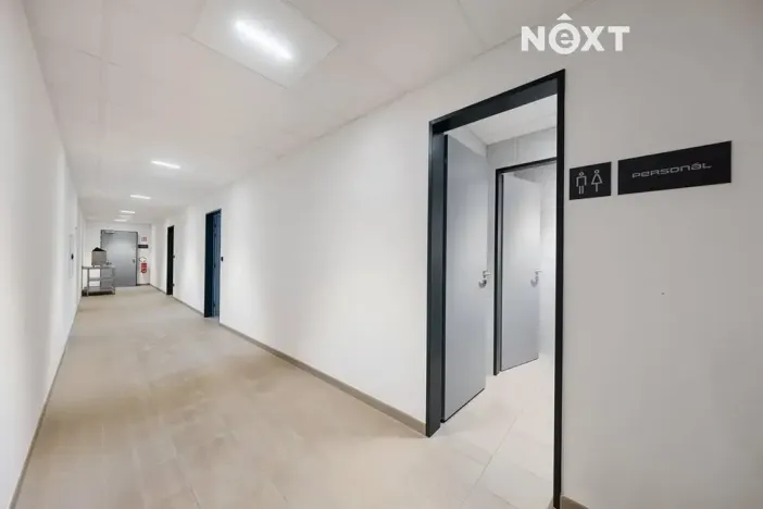 Pronájem obchodního prostoru, Pardubice, Na Spravedlnosti, 110 m2