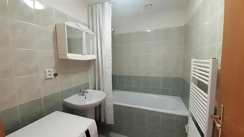 Pronájem bytu 1+kk, Praha - Stodůlky, Sluneční náměstí, 44 m2