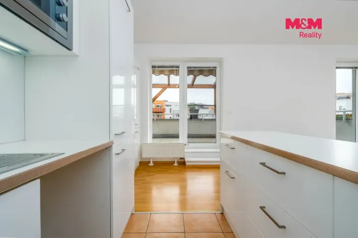 Prodej bytu 2+kk, Praha - Kyje, Sicherova, 64 m2
