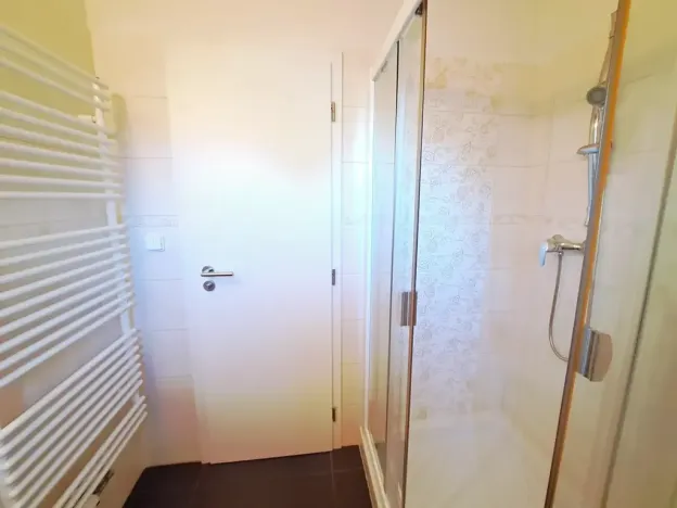 Pronájem kanceláře, Zlín, Pod Vodojemem, 180 m2
