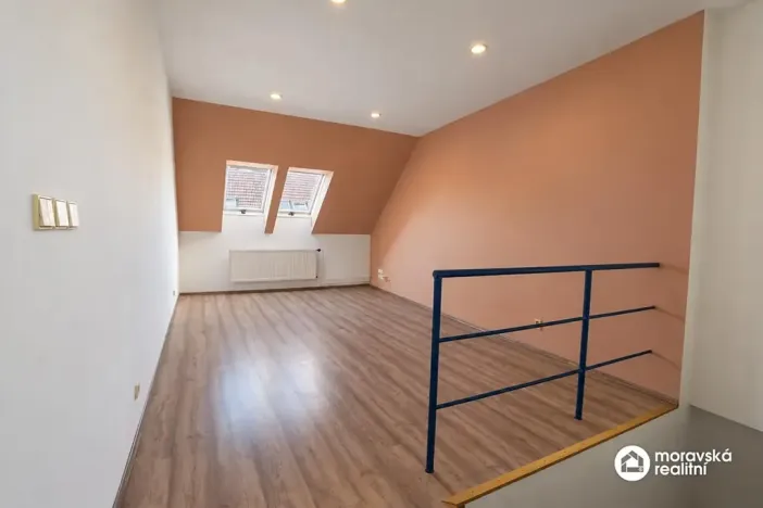 Pronájem obchodního prostoru, Ivančice, Jana Schwarze, 100 m2