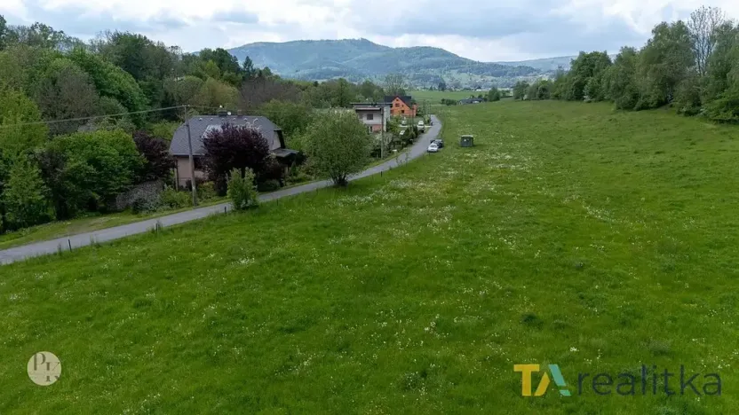 Prodej pozemku pro bydlení, Návsí, 1359 m2