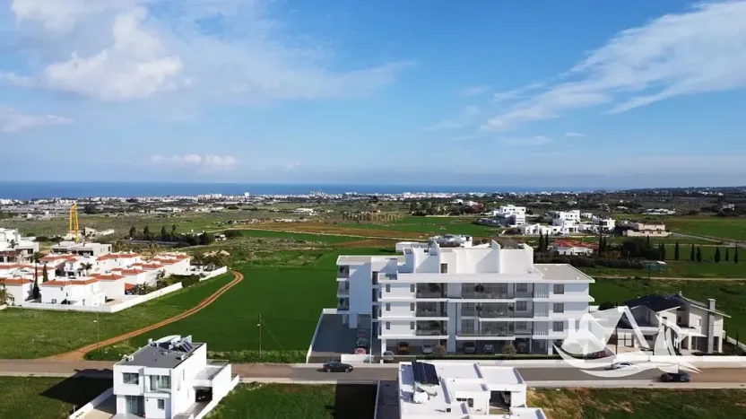 Prodej bytu 3+1, Paralimni, Kypr, 74 m2