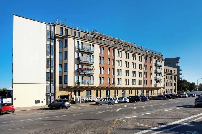 Pronájem bytu 1+kk, Praha - Holešovice, Jankovcova, 38 m2