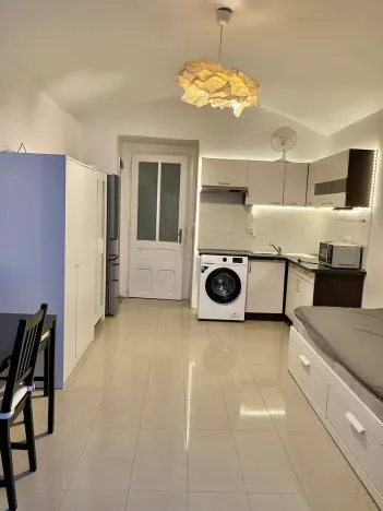 Pronájem bytu 1+kk, Praha - Vršovice, Bulharská, 20 m2