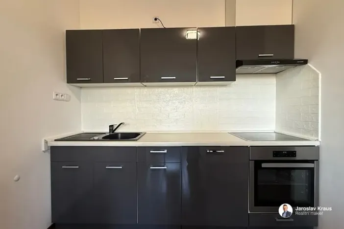 Pronájem bytu 2+kk, Železnice, Tyršova, 42 m2