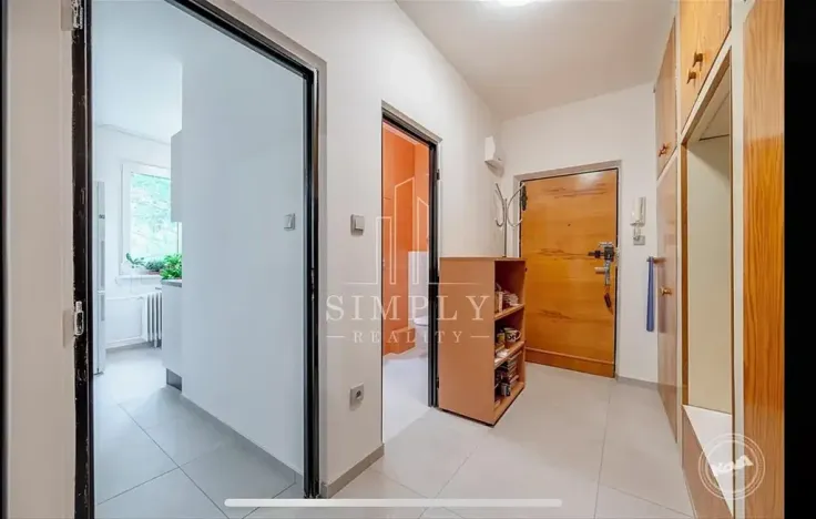 Pronájem bytu 2+1, Praha - Malešice, Káranská, 59 m2