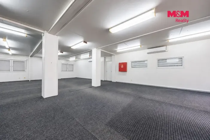 Prodej komerčního pozemku, Bernartice, 790 m2