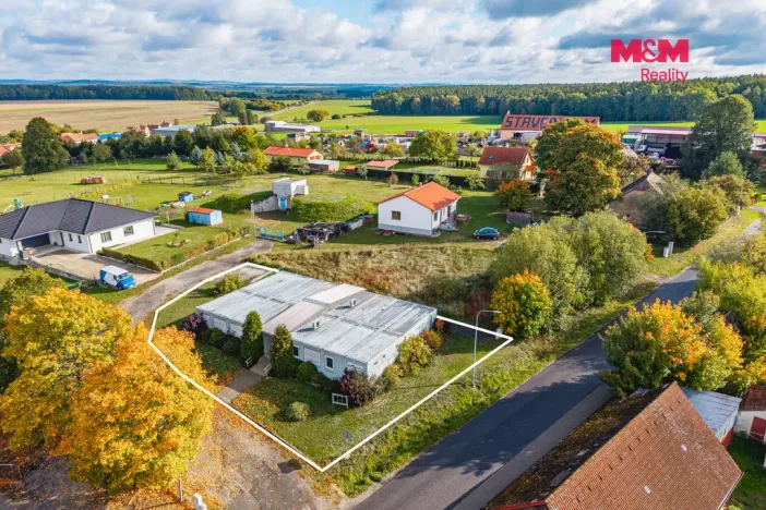 Prodej komerčního pozemku, Bernartice, 790 m2