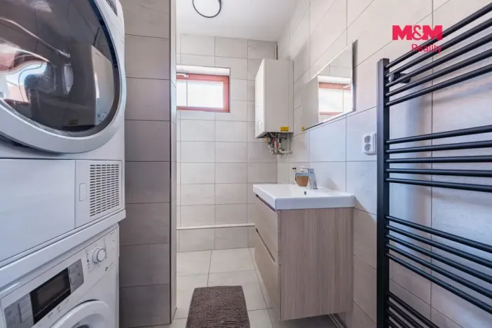 Prodej bytu 2+1, Rožďalovice, Náměstí, 61 m2