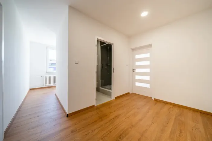 Prodej bytu 2+1, Roztoky, 52 m2