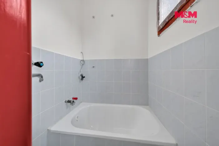 Prodej bytu 4+1, Černovice, U Mateřské školy, 82 m2