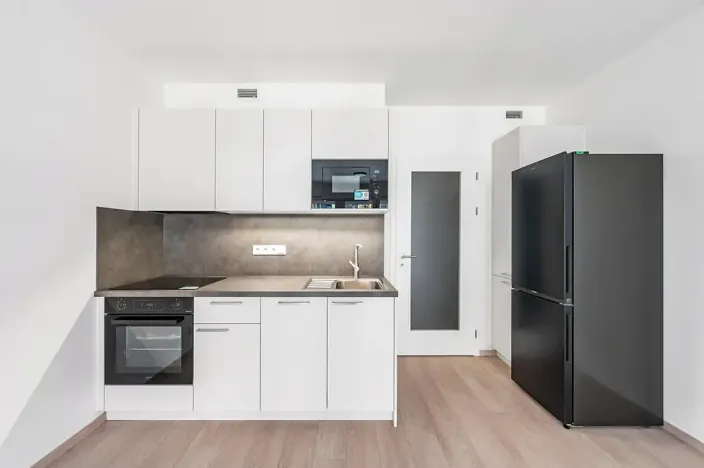 Pronájem bytu 1+kk, Praha - Hloubětín, Poděbradská, 32 m2