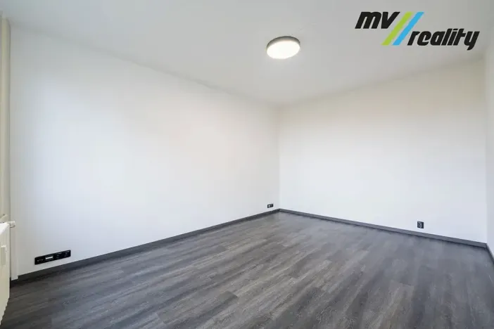 Prodej bytu 1+1, Milovice, Armádní, 33 m2