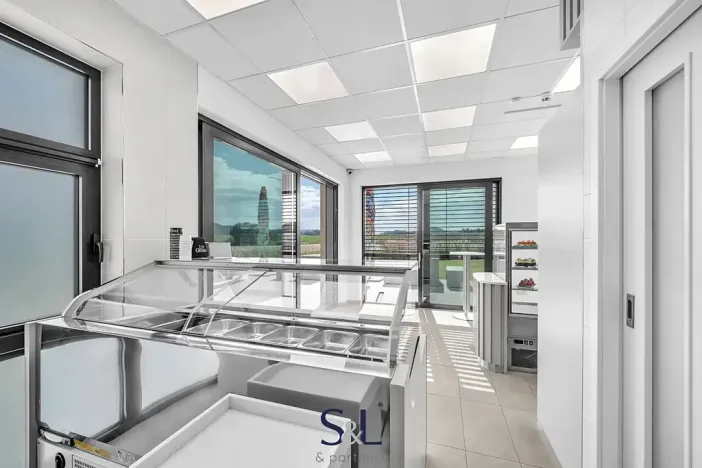 Prodej obchodního prostoru, Doksy, 88 m2