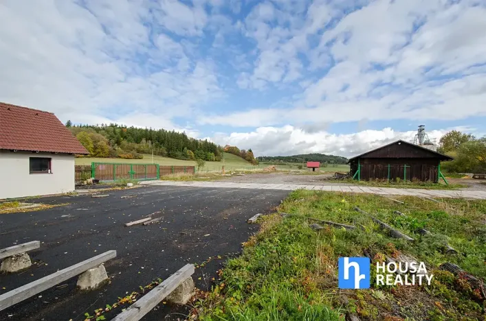 Prodej výrobních prostor, Strašín, 10239 m2