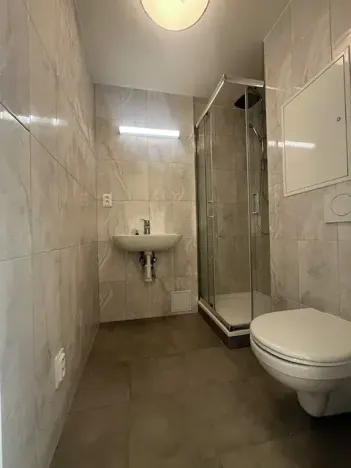 Pronájem bytu 1+kk, Praha - Karlín, Nekvasilova, 27 m2