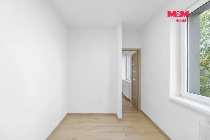Prodej bytu 2+kk, Třinec - Lyžbice, Seifertova, 30 m2