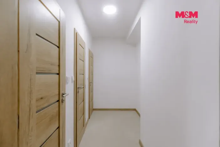 Prodej bytu 2+kk, Třinec - Lyžbice, Seifertova, 30 m2