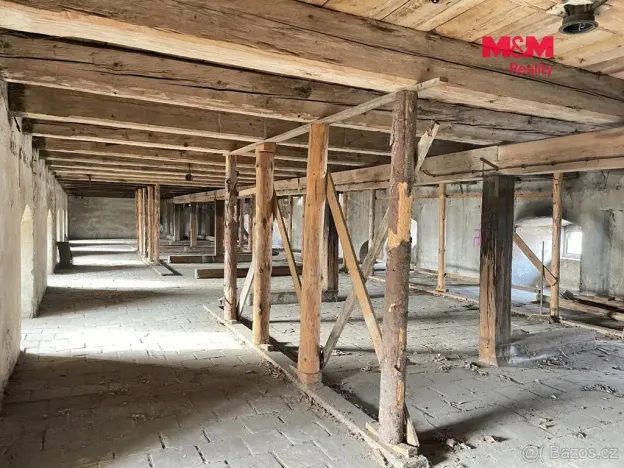 Prodej historického objektu, Doksany, 1751 m2