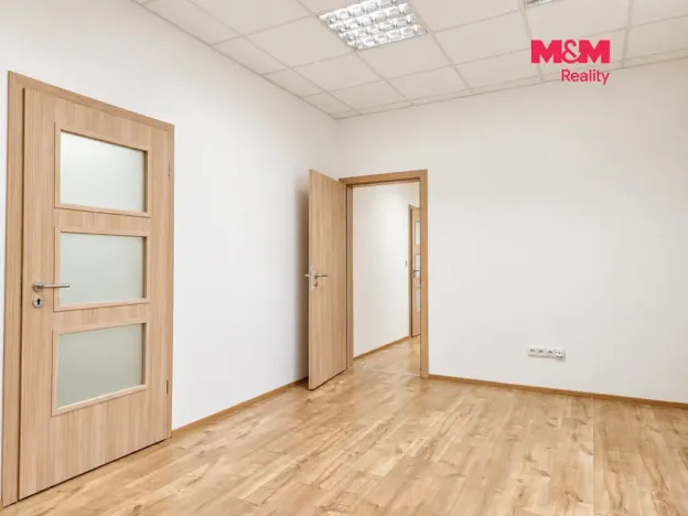 Pronájem kanceláře, Úvaly, 208 m2