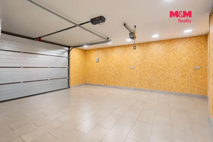 Prodej rodinného domu, Lužnice, 180 m2